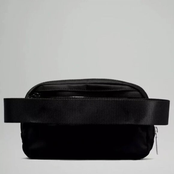 Lululemon Everywhere Belt Bag 1L – Black, NWT, Extended Strap – Perfect Gift - Picture 7 of 12